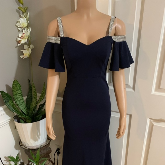 la scala Dresses & Skirts - Women’s off shoulder ruffles sleeve size (S)